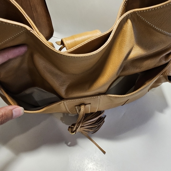 Jane Bolinger 15"x17"x5" Tan Leather Shoulder Bag Purse Gold Hardware Very Clean - Picture 9 of 16